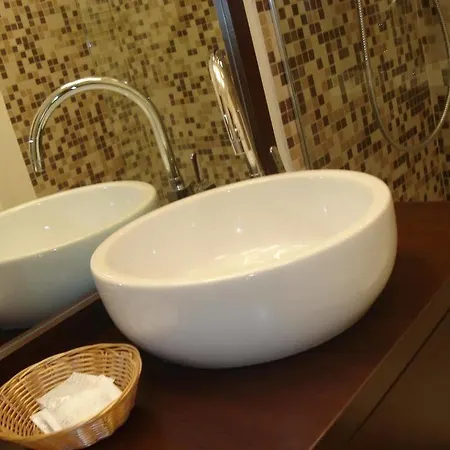 Eden Boutique 3* Bukareszt